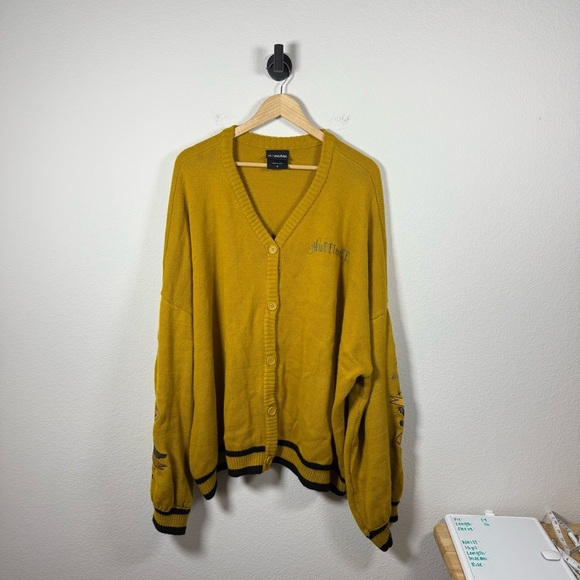 Wizarding World Harry Potter Hufflepuff Knit Cardigan Yellow/Black 5X - Picture 4 of 13